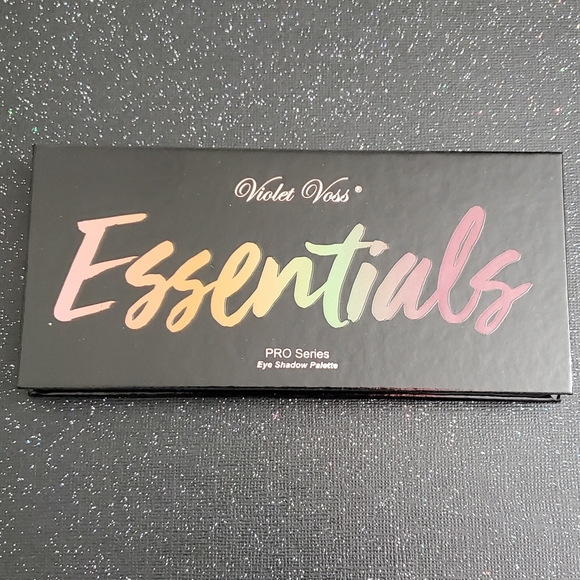 Violet Voss Essentials Eye Shadow Palette - Picture 4 of 6